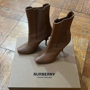 Gorgeous Burberry booties! Size 8.5 with box